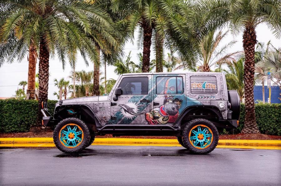  Jeep Wrangler Unlimited Fins 4 Life by MetroWrapz 2020 года  (фото 2 из 4)